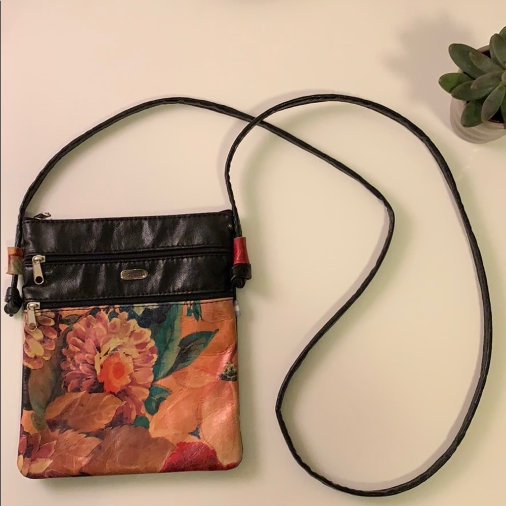 Handmade genuine leather purse from Argentina.